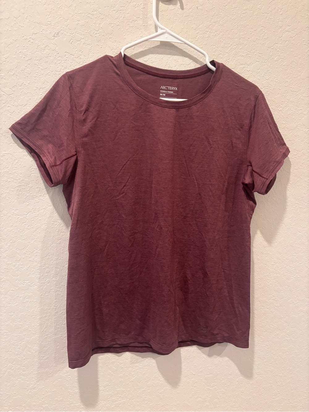 Arc’teryx Taema Crew SS Women’s M Plum Heather Hiking Running Performance Tee